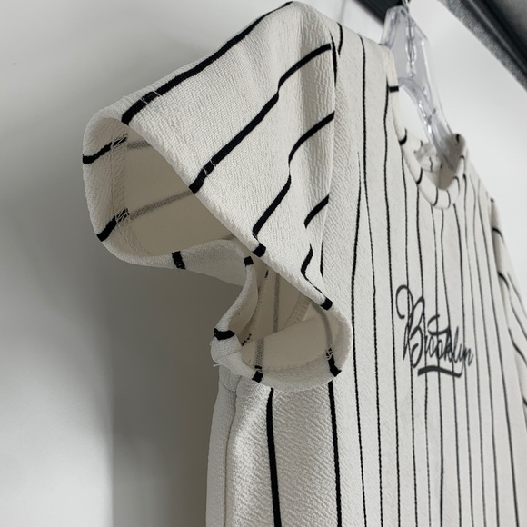 Sz 9y SHEIN girls Cream and Black Striped Kids T-Shirt - Picture 13 of 17